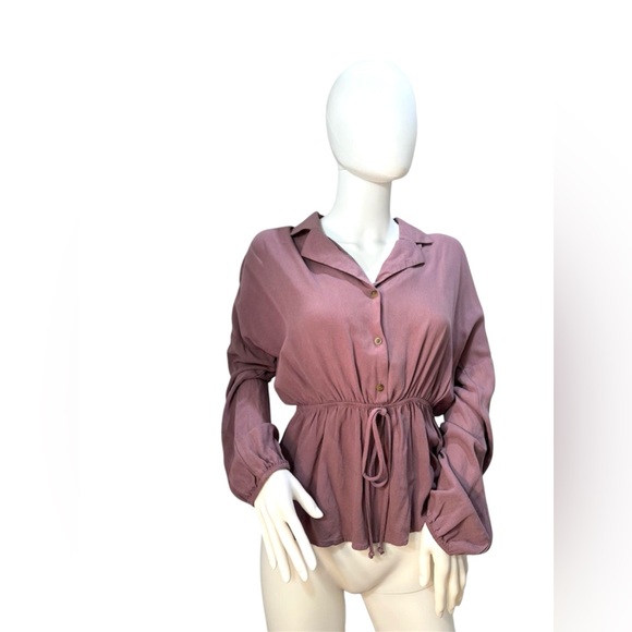 Charlotte Russe Mauve Peplum Blouse NWT Medium Button-Up Long Sleeve Lightweight - Picture 1 of 8